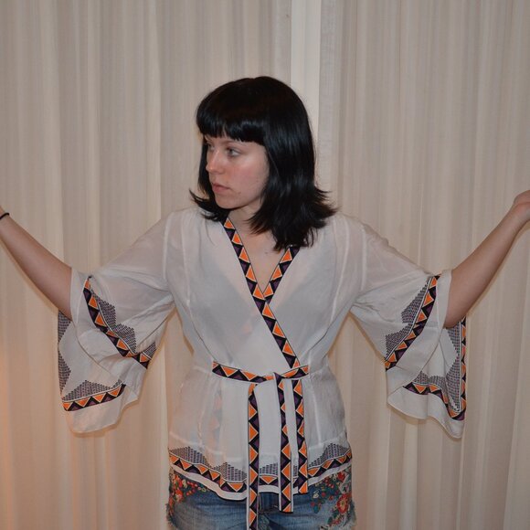 Vintage Y2K 00S BCBG White Sheer Bohemian Hippie Silk Kimono Wrap Top XS/S - Picture 1 of 10